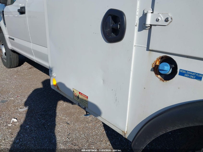 2017 Ford F-350 Chassis Xl VIN: 1FD8X3HT3HED80878 Lot: 43570430