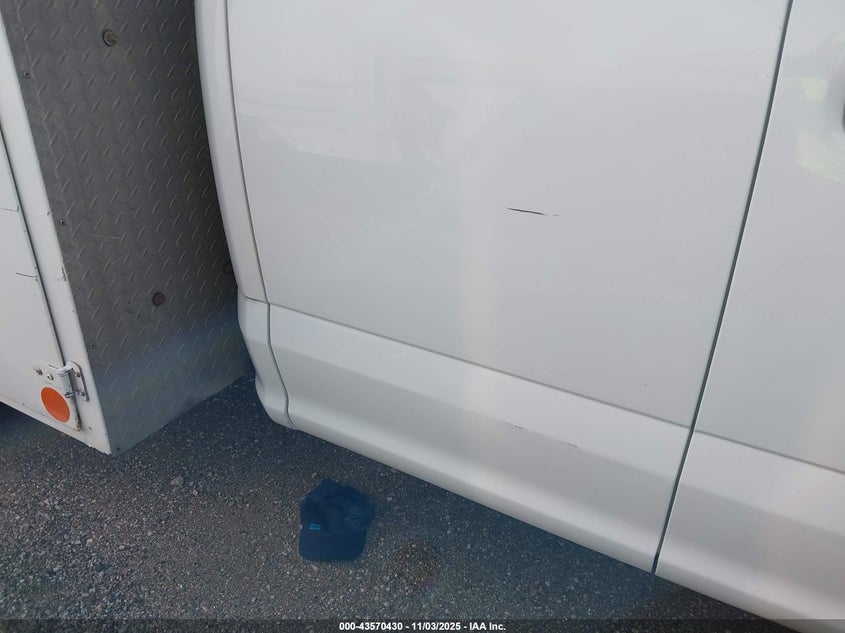 2017 Ford F-350 Chassis Xl VIN: 1FD8X3HT3HED80878 Lot: 43570430