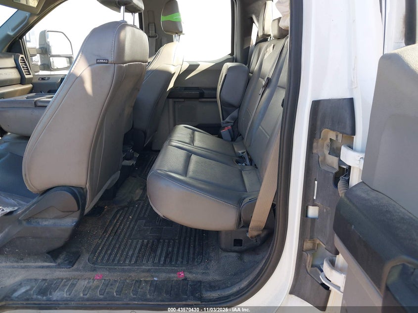 2017 Ford F-350 Chassis Xl VIN: 1FD8X3HT3HED80878 Lot: 43570430