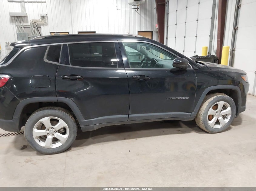 2018 Jeep Compass Latitude 4X4 VIN: 3C4NJDBB4JT431678 Lot: 43570429