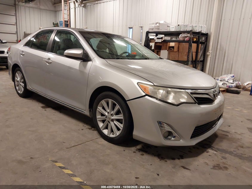 TOYOTA CAMRY XLE