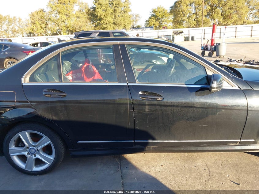 2011 Mercedes-Benz C 300 Luxury 4Matic/Sport 4Matic VIN: WDDGF8BB0BR170678 Lot: 43570487