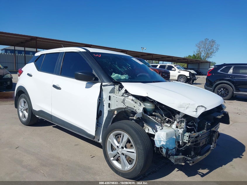 NISSAN KICKS S XTRONIC CVT