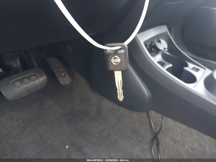 3N1BC13E58L375476 2008 NISSAN VERSA photo no. 11