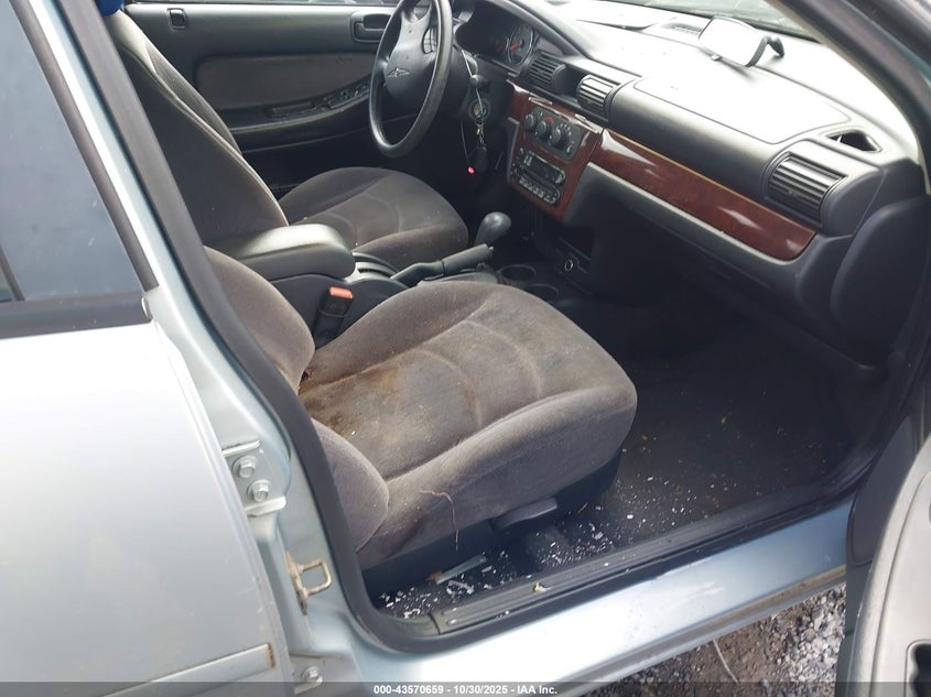 1C3EL46X52N154268 2002 CHRYSLER SEBRING photo no. 5