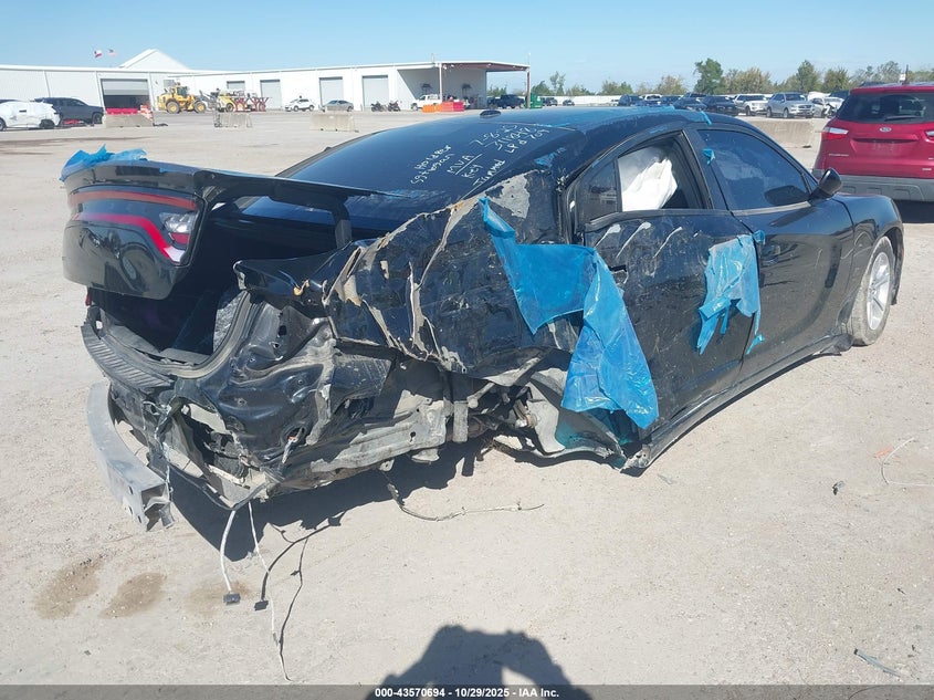 Vin: 2c3cdxbg8nh197155, lot: 44065764, dodge charger sxt rwd 20224