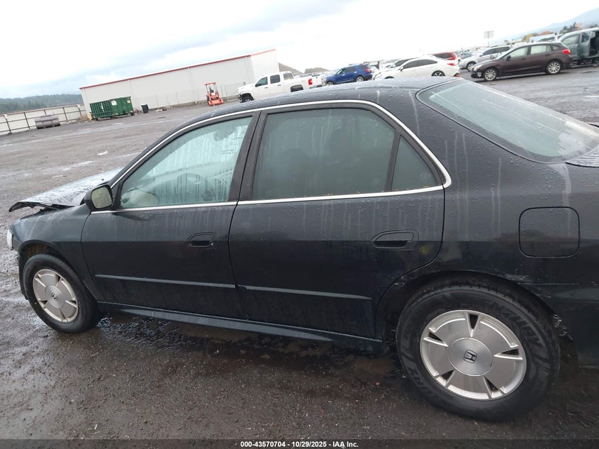 1HGCG16592A084089 2002 HONDA ACCORD photo no. 15