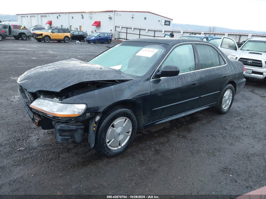 1HGCG16592A084089 2002 HONDA ACCORD photo no. 2