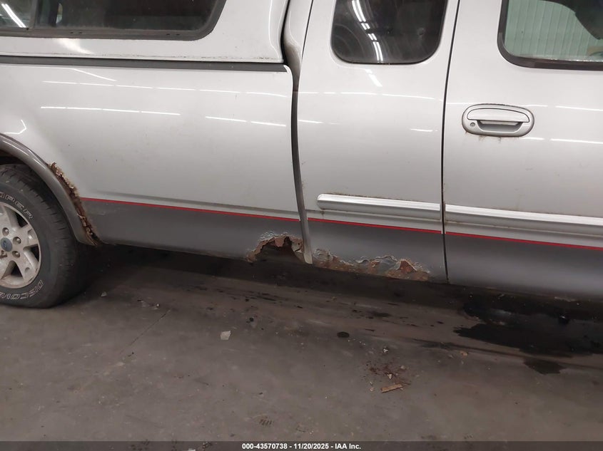 2002 Ford F-150 Lariat/Xl/Xlt VIN: 2FTRX18L32CA76251 Lot: 43570738