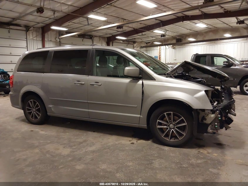 2017 Dodge Grand Caravan Sxt VIN: 2C4RDGCG5HR561681 Lot: 43570810