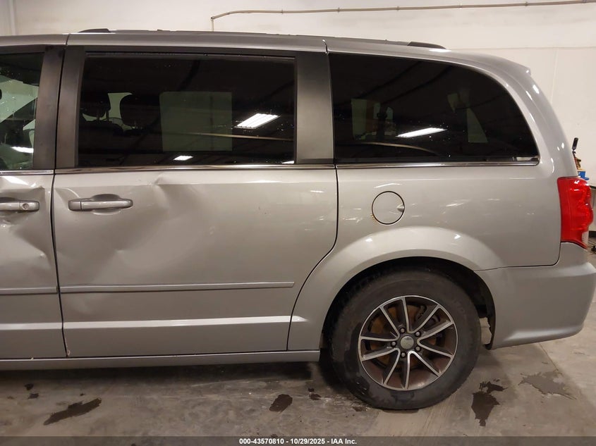 2017 Dodge Grand Caravan Sxt VIN: 2C4RDGCG5HR561681 Lot: 43570810