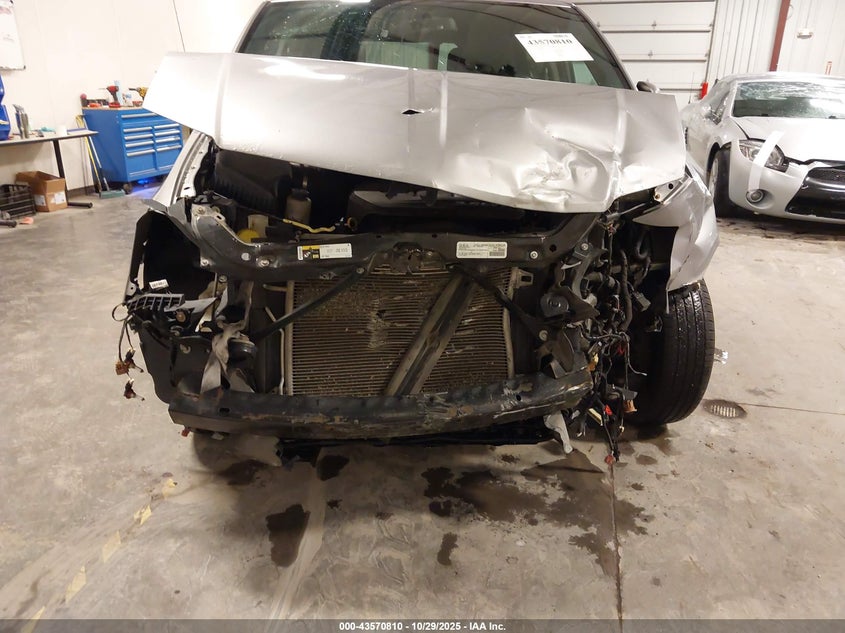 2017 Dodge Grand Caravan Sxt VIN: 2C4RDGCG5HR561681 Lot: 43570810