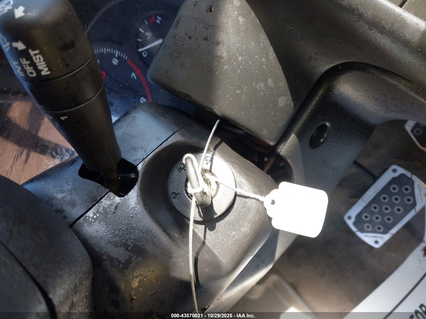 2002 Saturn S-Series Sc2 VIN: 1G8ZY14712Z252863 Lot: 43570831