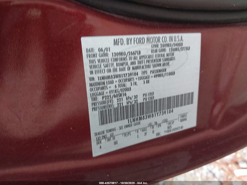 2001 Lincoln Town Car Cartier VIN: 1LNHM83W81Y739184 Lot: 43570917