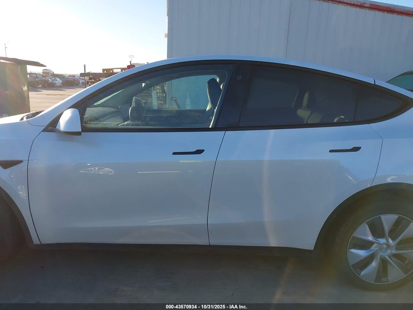 2023 Tesla Model Y Awd/Long Range Dual Motor All-Wheel Drive VIN: 7SAYGDEE2PA058634 Lot: 43570934