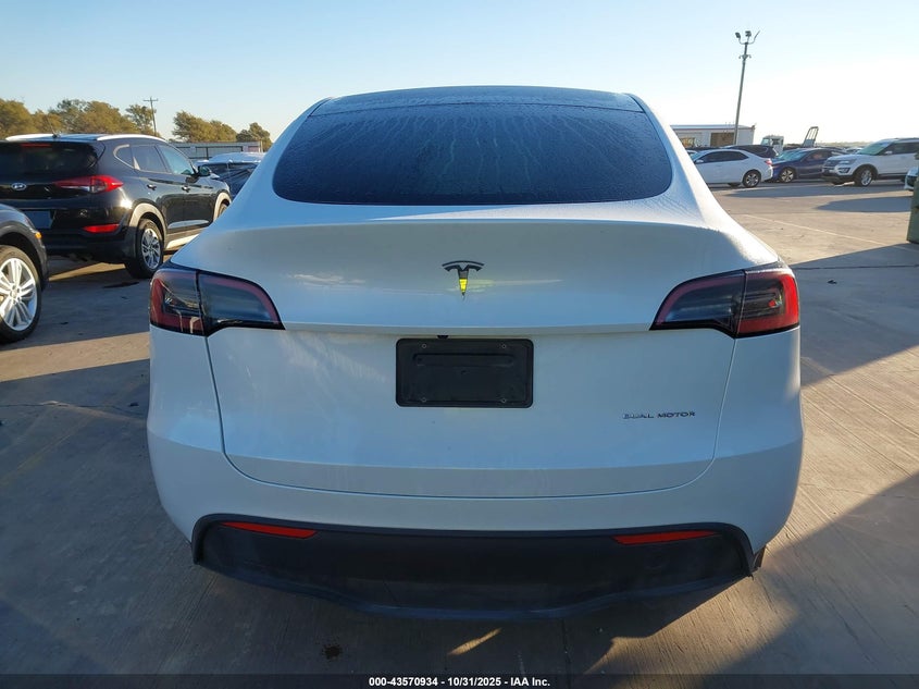 2023 Tesla Model Y Awd/Long Range Dual Motor All-Wheel Drive VIN: 7SAYGDEE2PA058634 Lot: 43570934