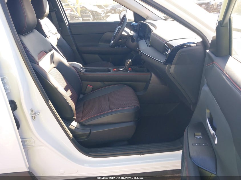 2025 NISSAN KICKS SR FWD 3N8AP6DA1SL300484