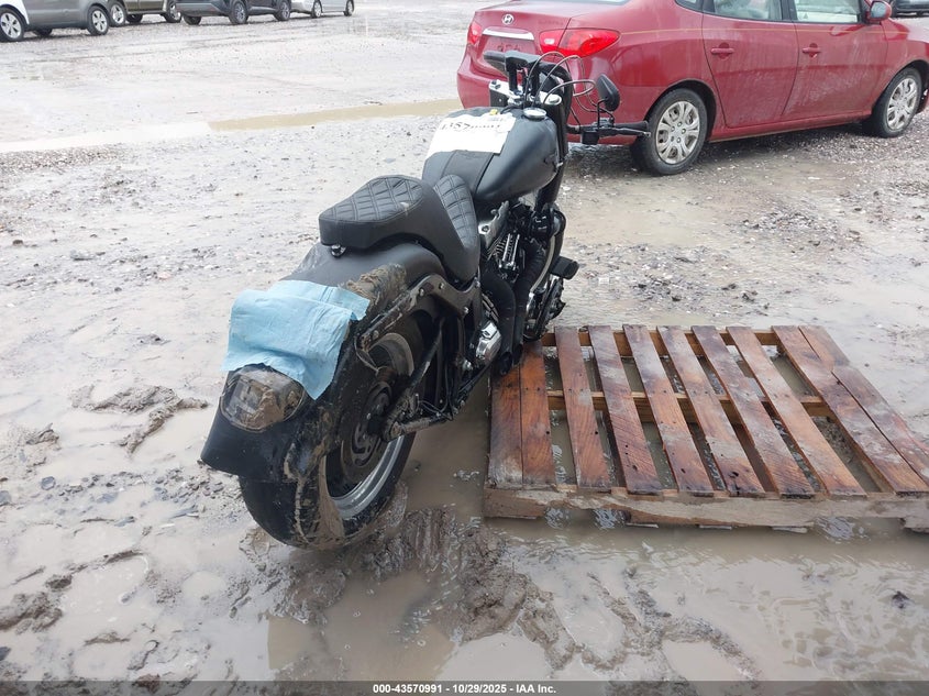 1HD1JN513BB024993 2011 HARLEY-DAVIDSON FAT BOY photo no. 4