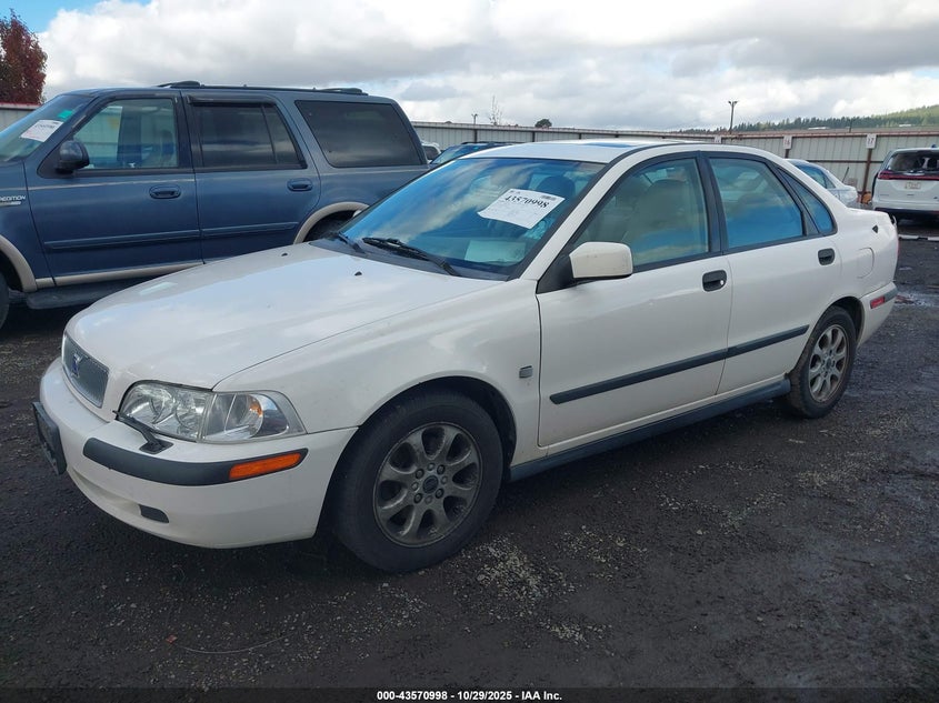 YV1VS29581F722707 2001 VOLVO S40 photo no. 2