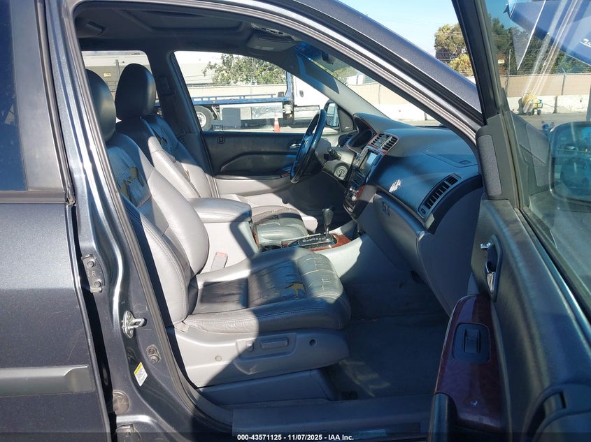 2004 Acura Mdx VIN: 2HNYD18924H558637 Lot: 43571125