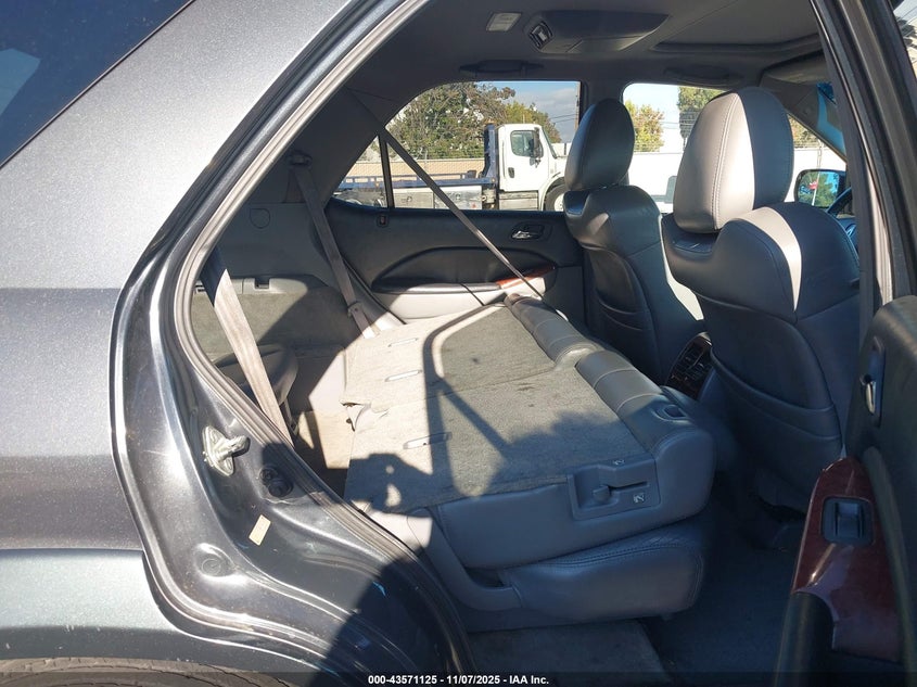 2004 Acura Mdx VIN: 2HNYD18924H558637 Lot: 43571125
