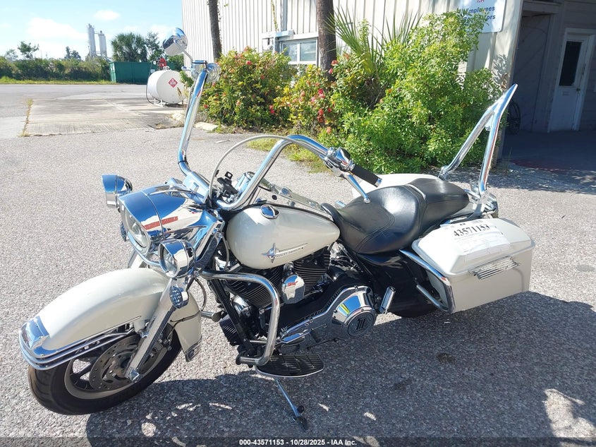 1HD1FHW164Y715727 2004 HARLEY-DAVIDSON ROAD KING photo no. 2