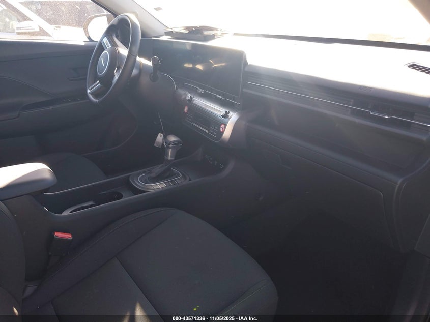 2025 HYUNDAI KONA SEL KM8HBCAB6SU310708