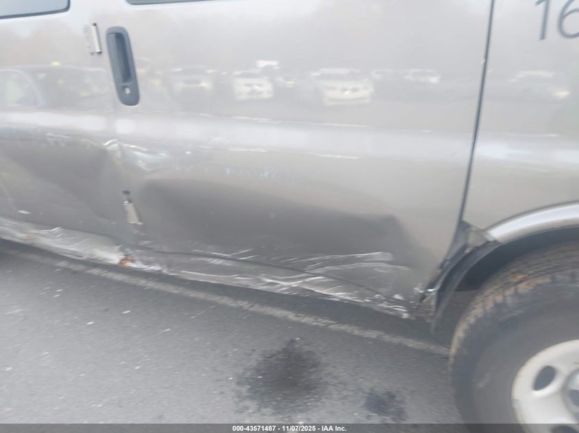 2011 Chevrolet Express 2500 Lt VIN: 1GNWGRFA2B1125872 Lot: 43571487