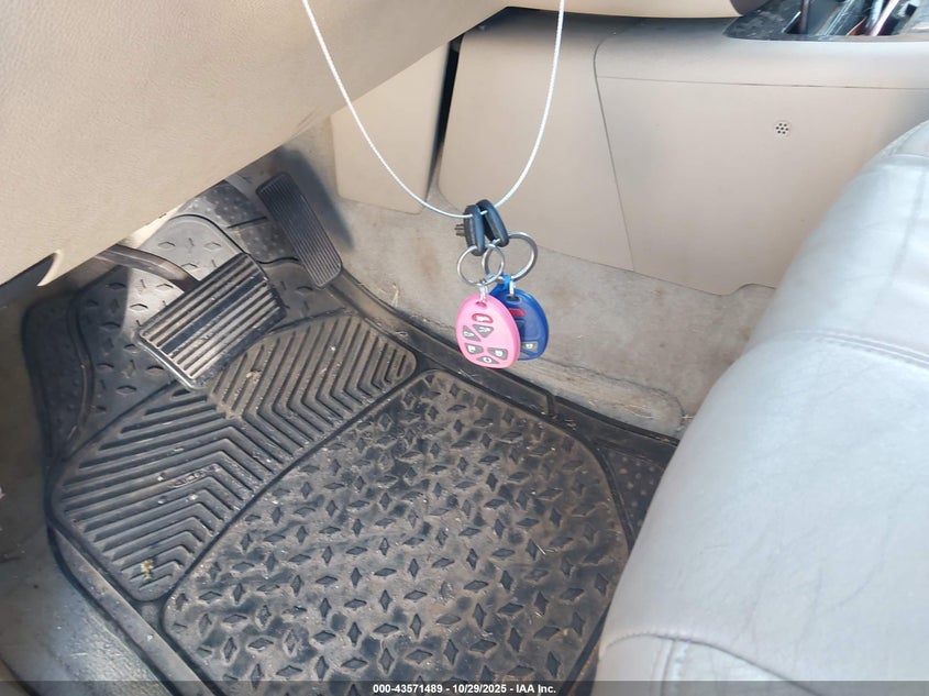 2007 GMC Yukon Denali VIN: 1GKFK63867J375814 Lot: 43571489