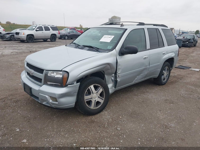 1GNDT13S682152299 2008 CHEVROLET TRAILBLAZER photo no. 2