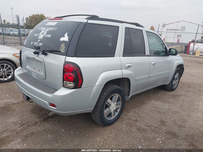 1GNDT13S682152299 2008 CHEVROLET TRAILBLAZER photo no. 4