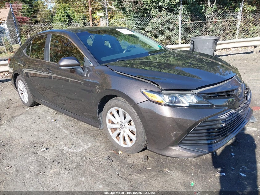 TOYOTA CAMRY LE