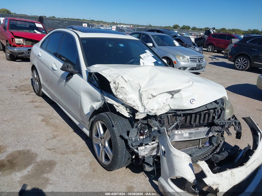 MERCEDES-BENZ C-CLASS LUXURY/SPORT