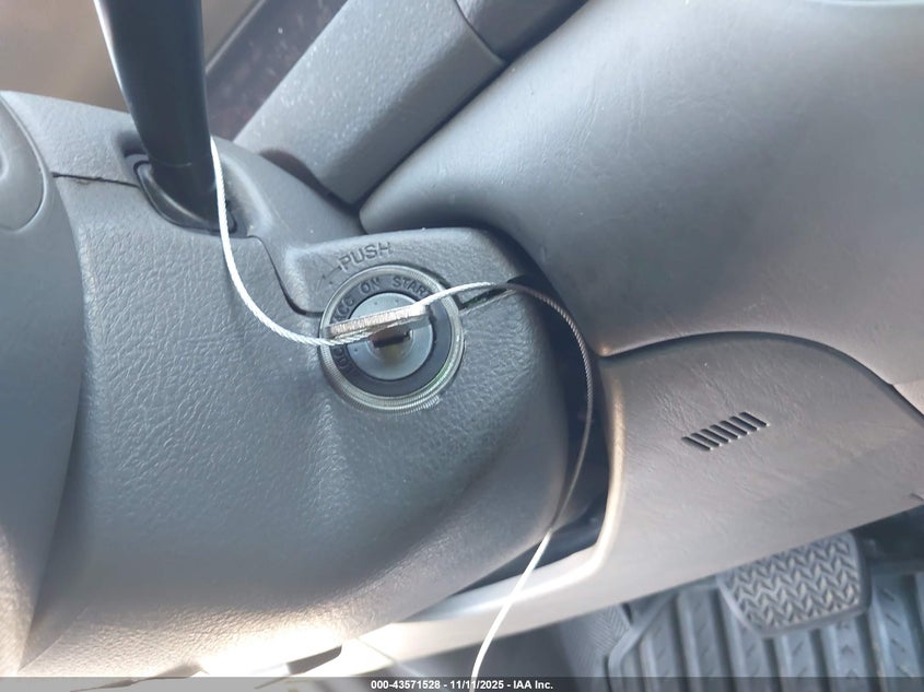 2005 Toyota Camry Le VIN: 4T1BE32K35U036870 Lot: 43571528