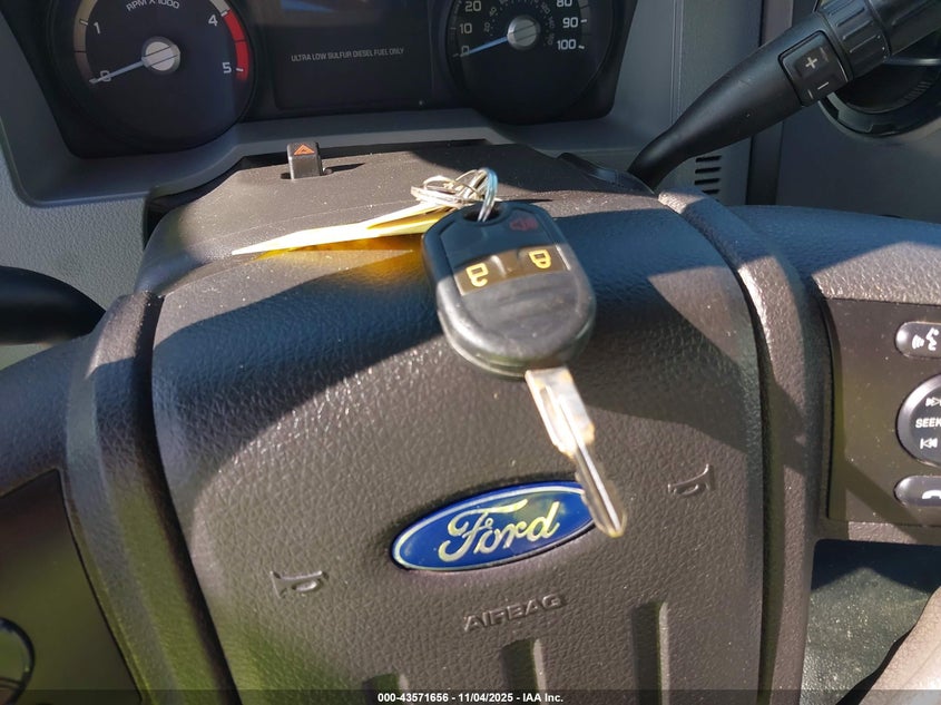 2016 Ford F-350 Chassis Xl VIN: 1FDRF3HTXGEB33573 Lot: 43571656