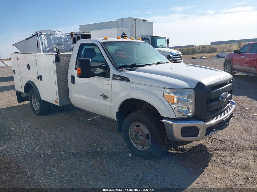 2016 Ford F-350 Chassis Xl