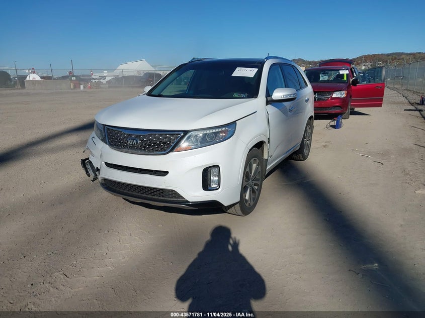 5XYKWDA71FG620000 2015 KIA SORENTO photo no. 2