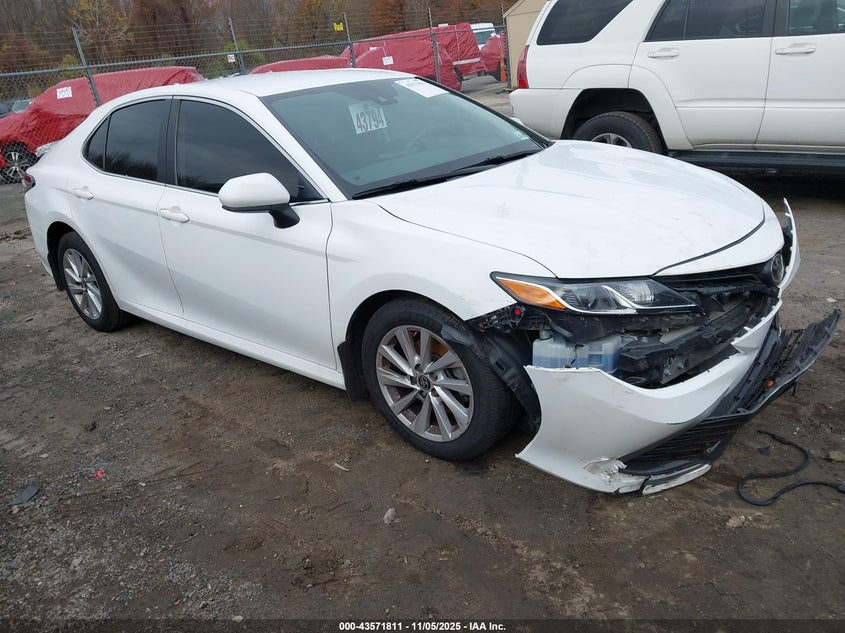 2021 TOYOTA CAMRY LE - 4T1C11AK3MU517822