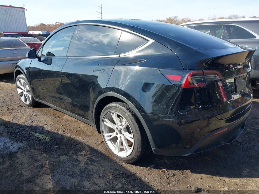 7SAYGAEEXPF606445 2023 TESLA MODEL Y photo no. 3