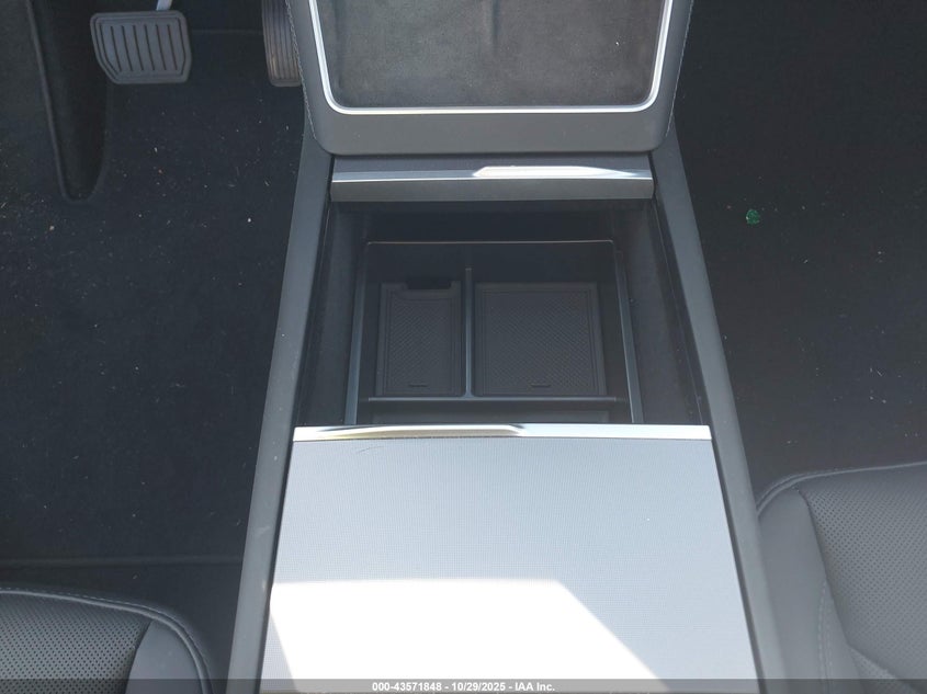 2026 Tesla Model Y Long Range Dual Motor All-Wheel Drive VIN: 7SAYGDED3TF441227 Lot: 43571848