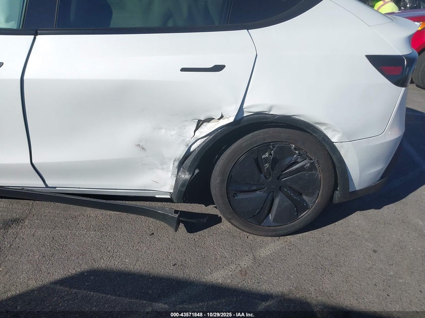 2026 Tesla Model Y Long Range Dual Motor All-Wheel Drive VIN: 7SAYGDED3TF441227 Lot: 43571848