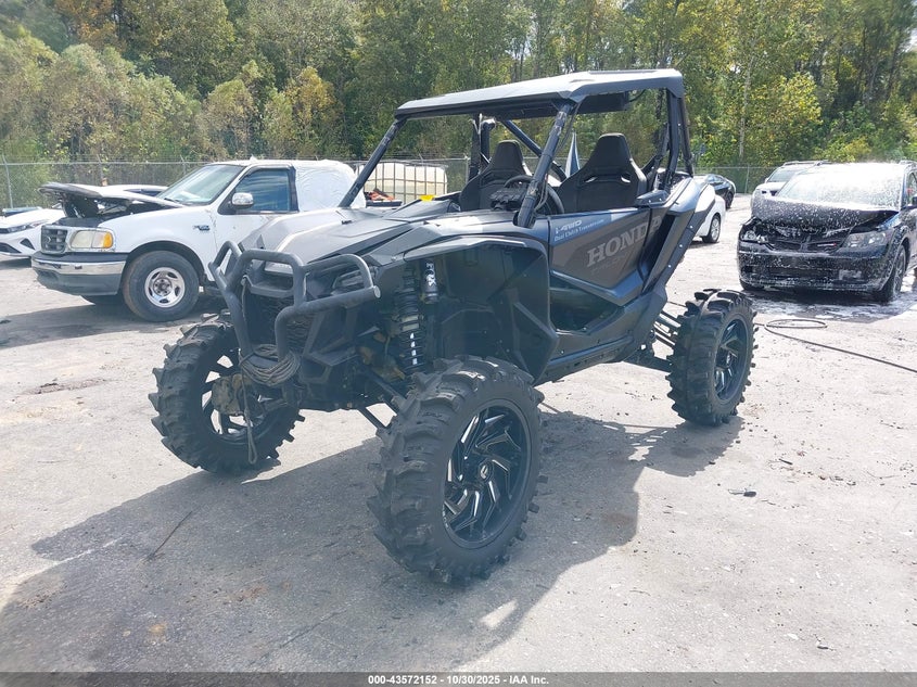 HONDA SXS1000 2023. Lot# 43572152. VIN 1HFVE05K8P4400088. Photo 1
