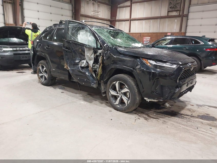 TOYOTA RAV4 HYBRID SE