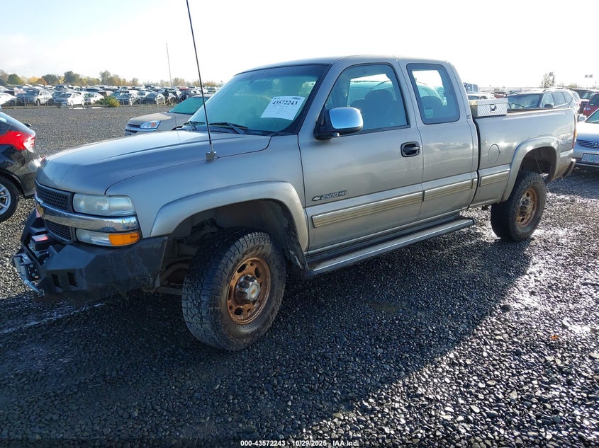 1GCHK29U31E220557 2001 CHEVROLET SILVERADO photo no. 2