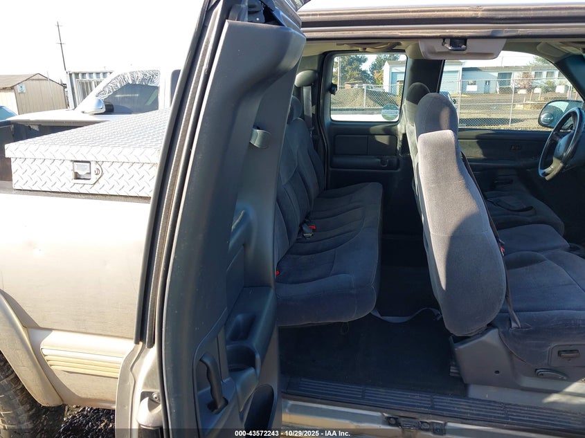 1GCHK29U31E220557 2001 CHEVROLET SILVERADO photo no. 8