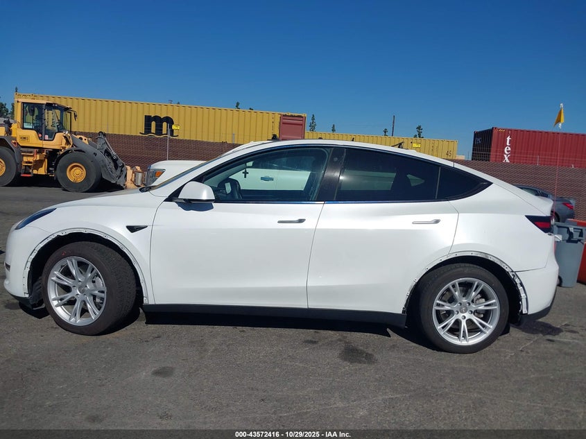 2023 Tesla Model Y Awd/Long Range Dual Motor All-Wheel Drive VIN: 7SAYGDEE6PA120052 Lot: 43572416