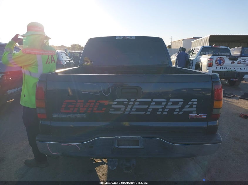 2005 GMC Sierra 1500 Slt VIN: 2GTEC13T751147677 Lot: 43572443