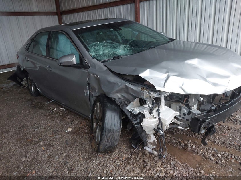 TOYOTA CAMRY HYBRID XLE