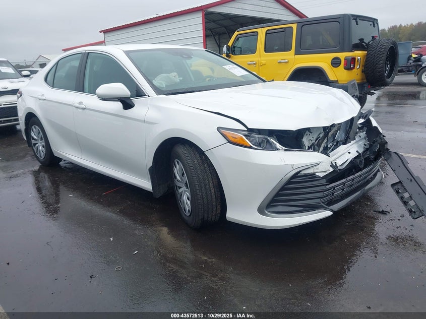 TOYOTA CAMRY HYBRID LE