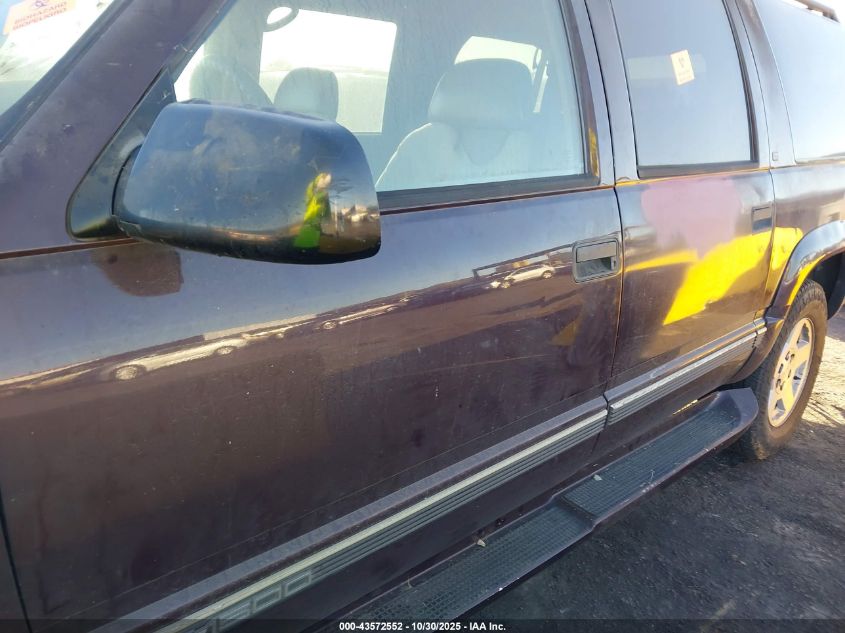 1997 Chevrolet Suburban 1500 VIN: 3GNFK16R1VG135563 Lot: 43572552